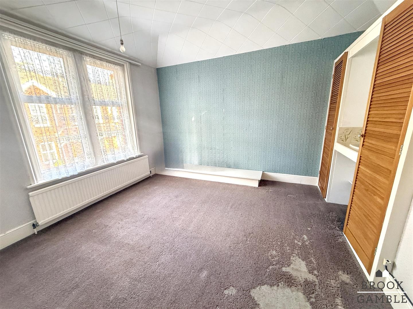 4 Bedroom House. Gore Park Road in Eastbourne,  7